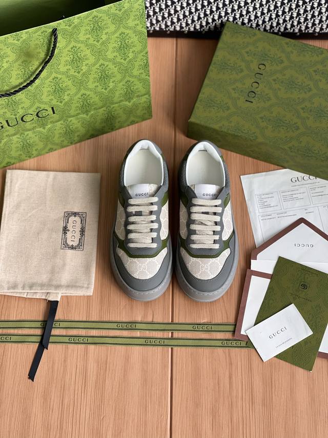 Gucci 饼干鞋整双鞋子采购Zp开发打造，全部定制材料，独家开模大底，细节全部对版出货，连包装也做到跟正品一样。码数:女：35-40 男39-44