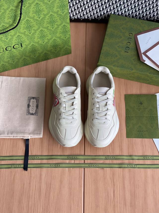 GUCCI 老爹鞋整双鞋子采购Zp开发打造，全部定制材料，独家开模大底，细节全部对版出货，连包装也做到跟正品一样。码数:女：35-40 男39-44