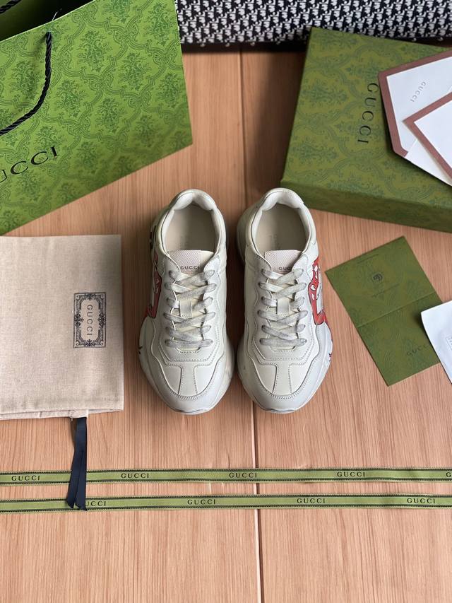 GUCCI 老爹鞋整双鞋子采购Zp开发打造，全部定制材料，独家开模大底，细节全部对版出货，连包装也做到跟正品一样。码数:女：35-40 男39-44