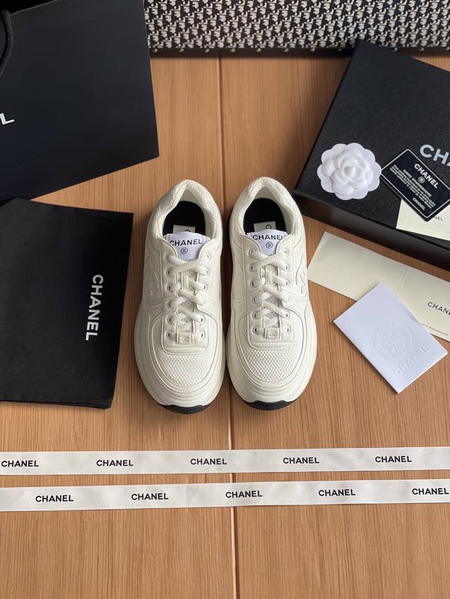 CHANEL香奈儿整双鞋子采购Zp开发打造，全部定制材料，独家开模大底，细节全部对版出货，连包装也做到跟正品一样。码数:35-40
