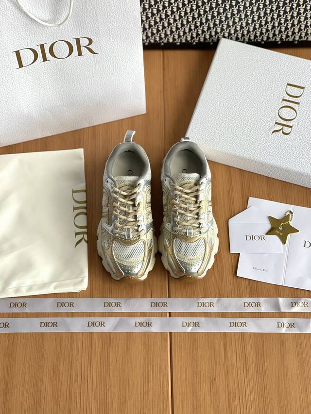 Dior Chrono运动鞋整双鞋子采购Zp开发打造，全部定制材料，独家开模大底，细节全部对版出货，连包装也做到跟正品一样。码数:女35-40