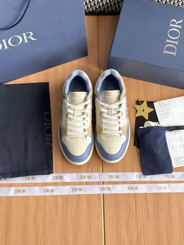 Dior B57系列整双鞋子采购Zp开发打造，全部定制材料，独家开模大底，细节全部对版出货，连包装也做到跟正品一样。码数:男39-44