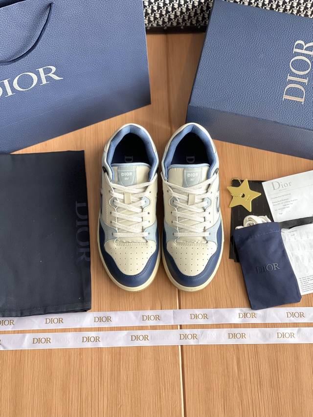 Dior B57系列整双鞋子采购Zp开发打造，全部定制材料，独家开模大底，细节全部对版出货，连包装也做到跟正品一样。码数:男39-44