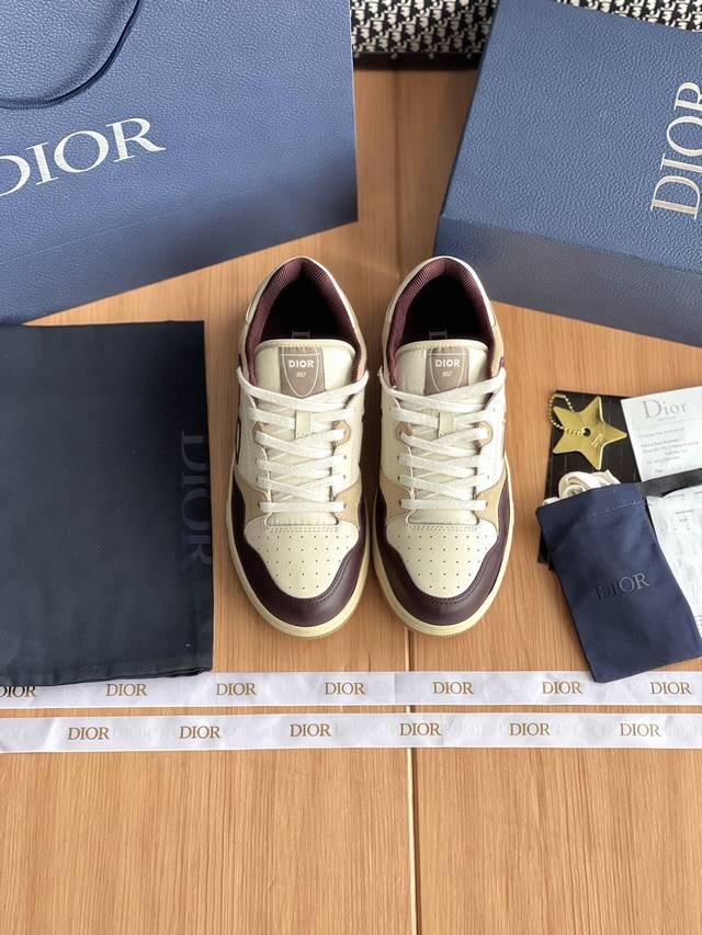 Dior B57系列整双鞋子采购Zp开发打造，全部定制材料，独家开模大底，细节全部对版出货，连包装也做到跟正品一样。码数:男39-44