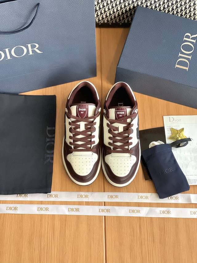 Dior B57系列整双鞋子采购Zp开发打造，全部定制材料，独家开模大底，细节全部对版出货，连包装也做到跟正品一样。码数:男39-44