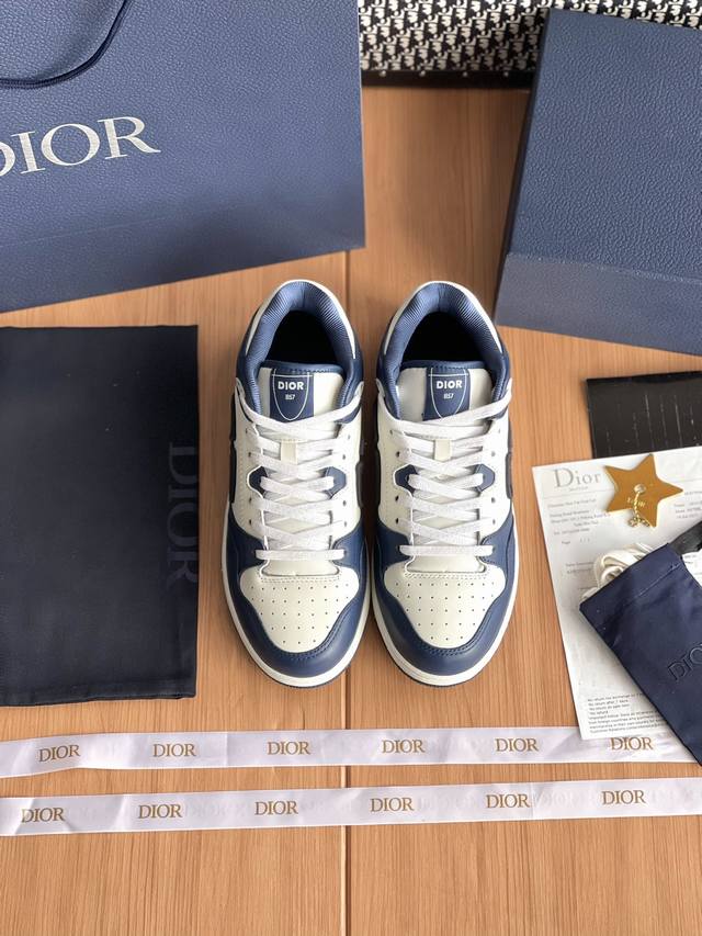 Dior B57中帮款整双鞋子采购Zp开发打造，全部定制材料，独家开模大底，细节全部对版出货，连包装也做到跟正品一样。码数:男39-44