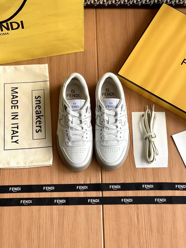 Fendi Match经典款整双鞋子采购Zp开发打造，全部定制材料，独家开模大底，细节全部对版出货，连包装也做到跟正品一样。码数:女：35-40 男39-44