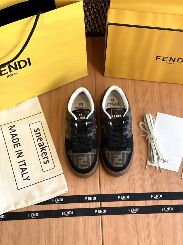 Fendi Match经典款整双鞋子采购Zp开发打造，全部定制材料，独家开模大底，细节全部对版出货，连包装也做到跟正品一样。码数:女：35-40 男39-44