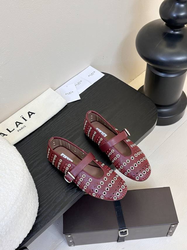 ALAIA 25ss 春夏 芭蕾舞鞋 法国高端一线高定品牌 AzzedineAlaia:时尚界最后的手艺人只忠于展现女性身体曲线的裁剪之王 始创于1979年的品