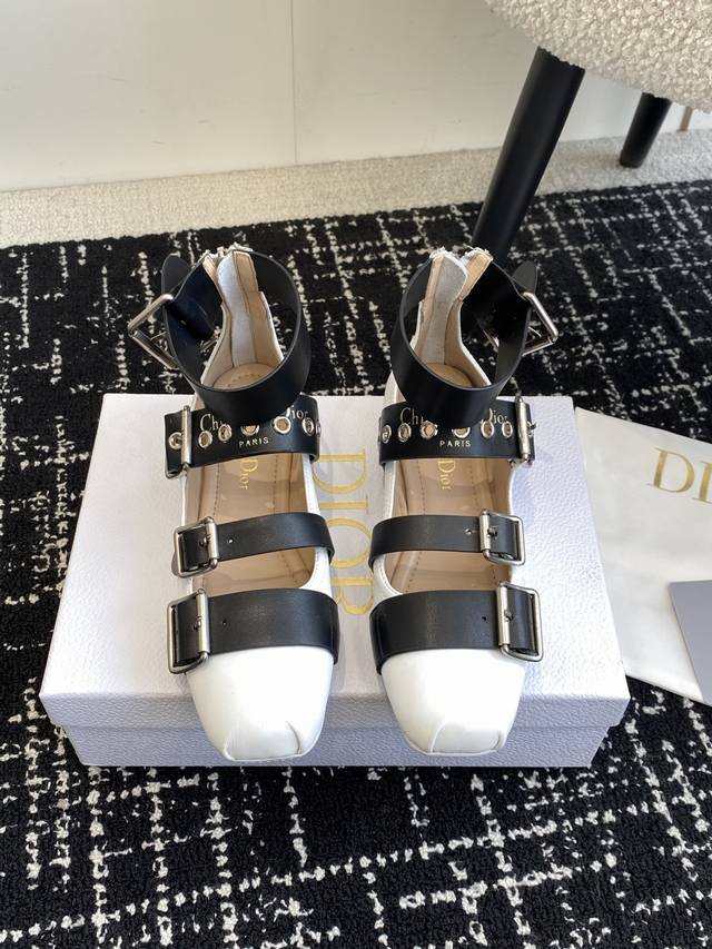 代购级 Dior 迪奥2025早春新款乐福鞋一眼就想要玛丽珍乐福鞋单鞋简单大方‘低调奢华！配上醒目的Chanristian Dior标志扣#非常高级穿着舒适好看