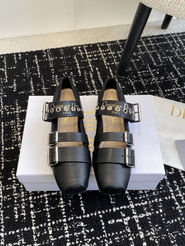代购级 Dior 迪奥2025早春新款乐福鞋一眼就想要玛丽珍乐福鞋单鞋简单大方‘低调奢华！配上醒目的Chanristian Dior标志扣#非常高级穿着舒适好看