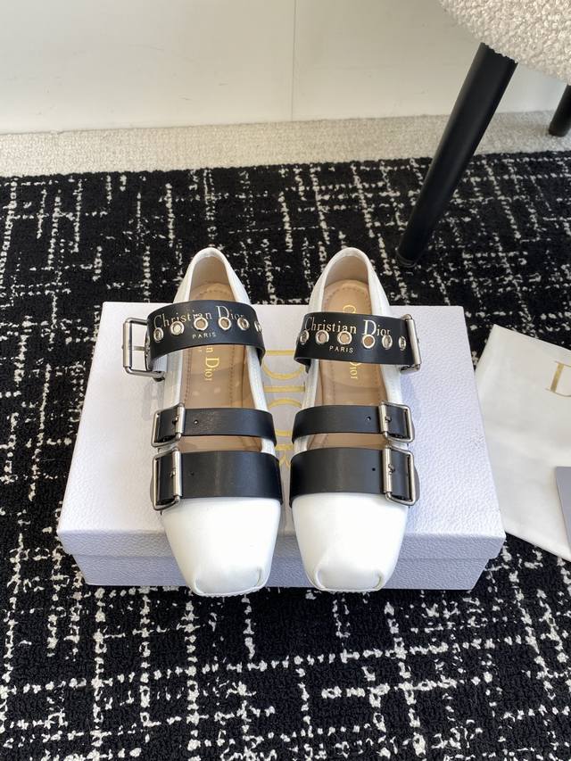 代购级 Dior 迪奥2025早春新款乐福鞋一眼就想要玛丽珍乐福鞋单鞋简单大方‘低调奢华！配上醒目的Chanristian Dior标志扣#非常高级穿着舒适好看