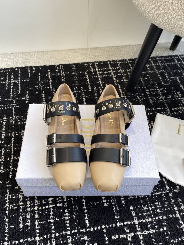 代购级 Dior 迪奥2025早春新款乐福鞋一眼就想要玛丽珍乐福鞋单鞋简单大方‘低调奢华！配上醒目的Chanristian Dior标志扣#非常高级穿着舒适好看
