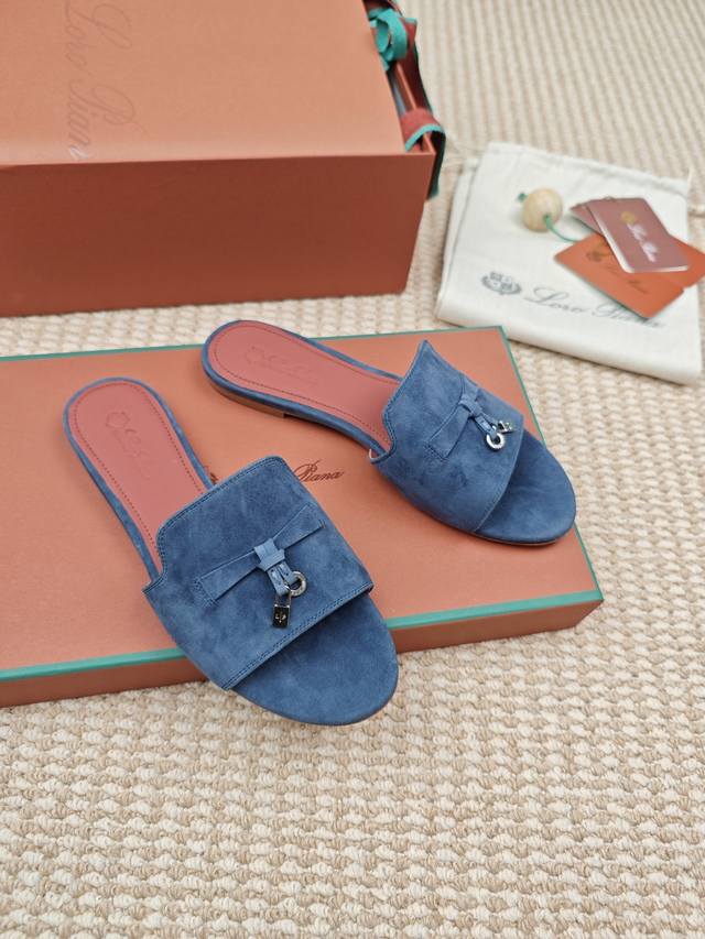 高版本 主打多色 LP新品发售Loro Piana 官网同款针织拖鞋｜采用 Wish 羊京面料制作｜鞋面采用独特针织面料制作工艺｜双层羊皮，垫脚丝绸羊皮，全方位