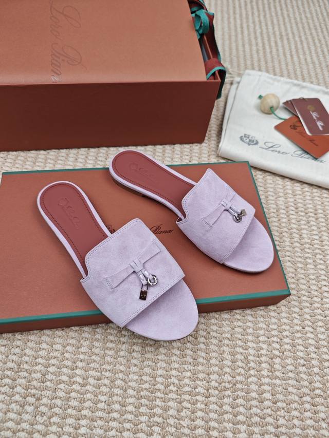 高版本 主打多色 LP新品发售Loro Piana 官网同款针织拖鞋｜采用 Wish 羊京面料制作｜鞋面采用独特针织面料制作工艺｜双层羊皮，垫脚丝绸羊皮，全方位