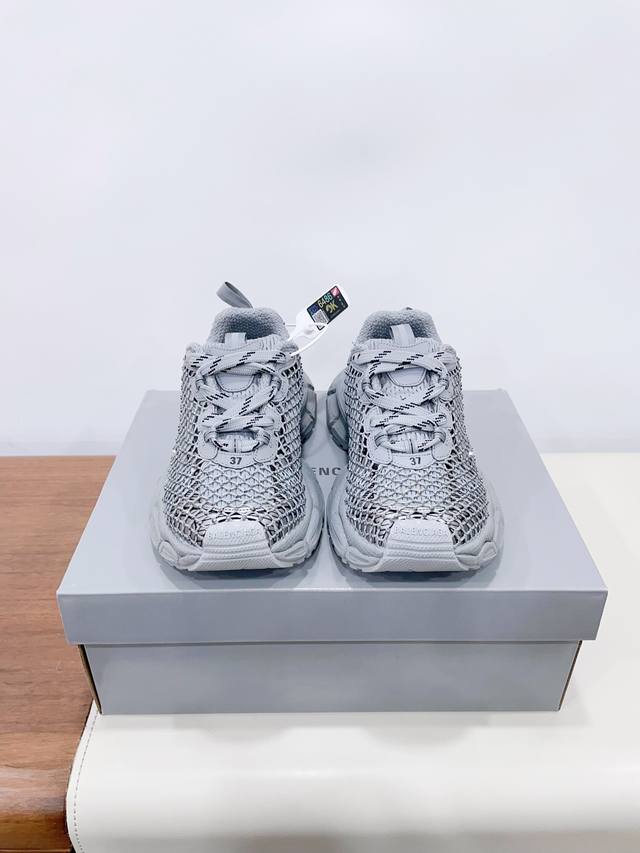 Balenciag*巴黎世家 最新钻钻3XL Sneake*系列 情侣款 运动鞋原版RMB购入开发 做货 Balenciag* 3XL Sneaker 整体鞋型
