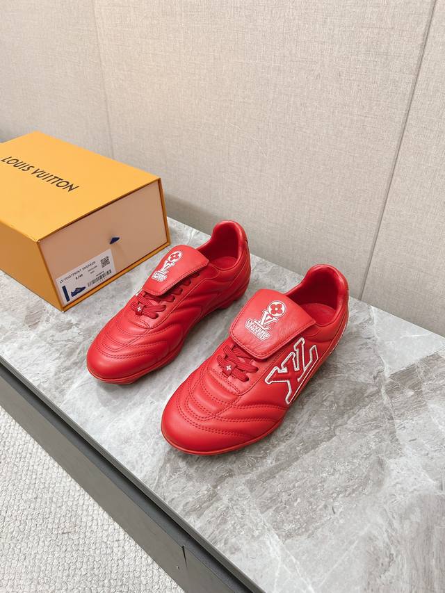 LV路易威登最新Footprint系列 情侣款足球运动鞋原版购入开发 做货 这款 Footprint Soccer 运动鞋于2025春夏系列时装展中亮相，是Ph