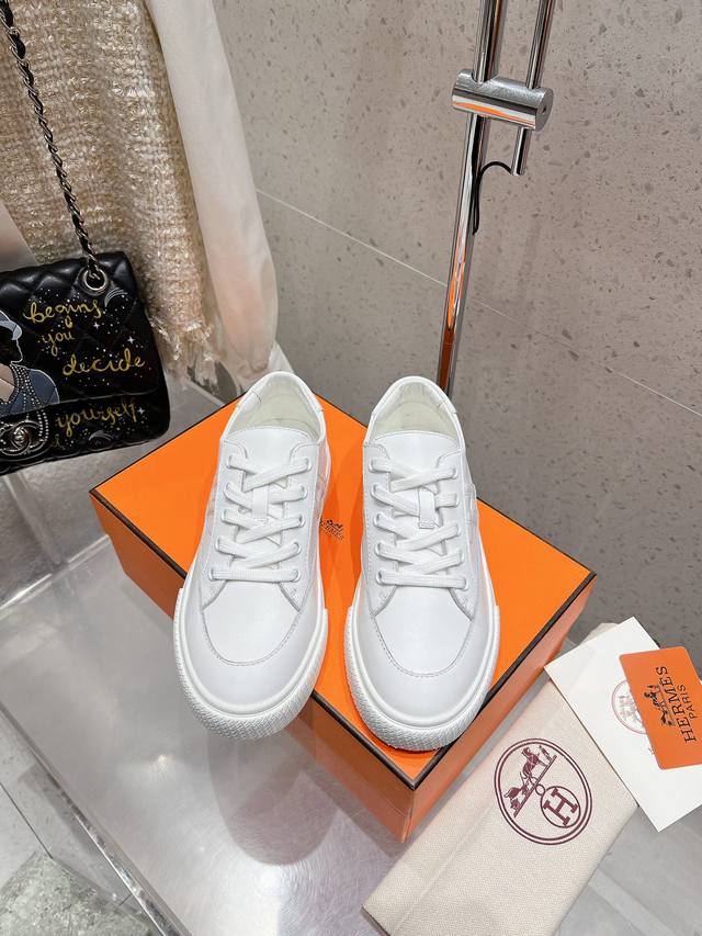 顶级版本 男10Hermes 爱马仕休闲鞋情侣款H家 四季新品运动鞋Dy Kelly金属扣休闲运动鞋小白鞋这双 Kelly 小白鞋真的颜值爆表！H家 heros