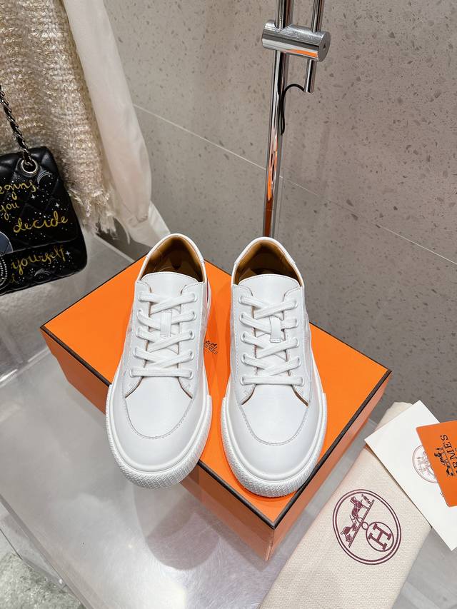 顶级版本 男10Hermes 爱马仕休闲鞋情侣款H家 四季新品运动鞋Dy Kelly金属扣休闲运动鞋小白鞋这双 Kelly 小白鞋真的颜值爆表！H家 heros
