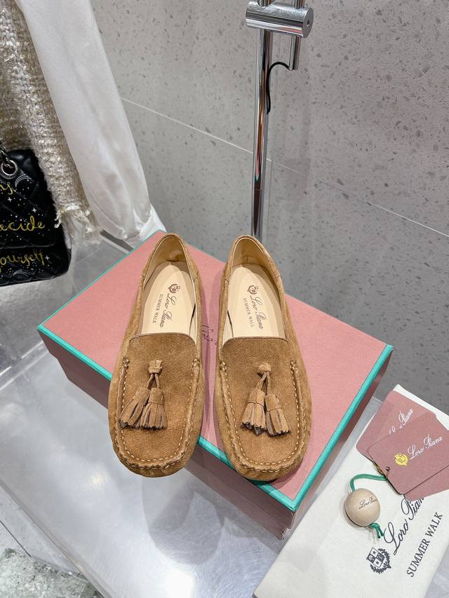麂皮 小牛皮 Loro Piana* LP诺悠翩雅新款流苏豆豆鞋一脚蹬乐福鞋 简约时尚 脚感超级舒适 一天可以暴走两万步的鞋子 超级百搭款！鞋面采用独特针织面料