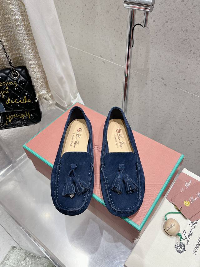 麂皮 小牛皮 Loro Piana* LP诺悠翩雅新款流苏豆豆鞋一脚蹬乐福鞋 简约时尚 脚感超级舒适 一天可以暴走两万步的鞋子 超级百搭款！鞋面采用独特针织面料