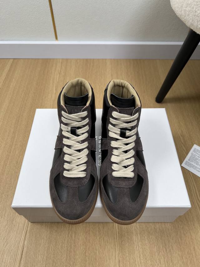高版本情侣款Maison Margiela *马吉拉 20252025春夏新品 专柜新款中帮德训运动鞋系列～MM6马吉拉经典阿甘复古休闲运动鞋 四季可穿搭经典不