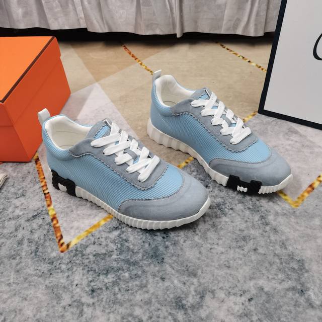 新配色出货 HERMES 低帮休闲鞋厂价：女 男+10高版本 重磅出货面料：进口网布拼接羊京大底：超轻IP材质 踩棉花脚感 跟高： cmSize：女35-41