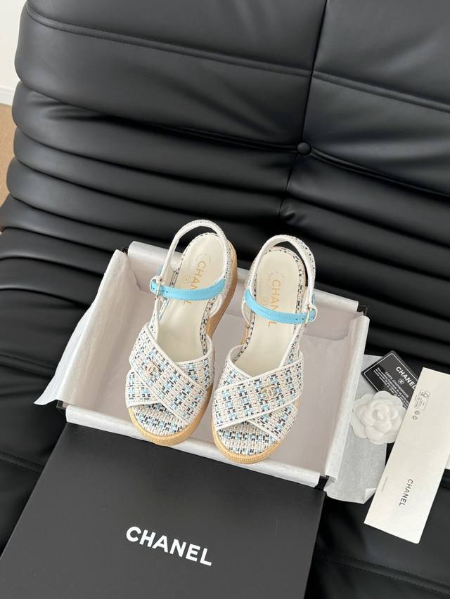 Chanel 25C秀款厚底防水台凉鞋！鞋面羊京，防水台4cm，后跟12cm！上脚后很稳！穿上立马两米八内里垫脚羊皮，原版大底。Size:35-39 40定做