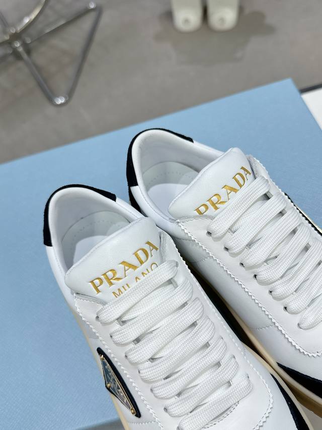 Prada普拉达 最新Downtown Bold系列 厚底 松糕鞋 三角标 休闲运动鞋 小白鞋原版购入开发 做货 Downtown Bold运动鞋从1980年代