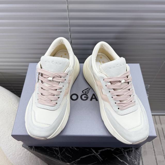 男款10 Hogan H669 复古运动系列；情侣款老爹鞋，跑鞋，网球鞋，运动鞋 运动，时尚，轻便，透气，当季官宣推荐款，网红播主也在穿它，小红书种草款老爹鞋拼
