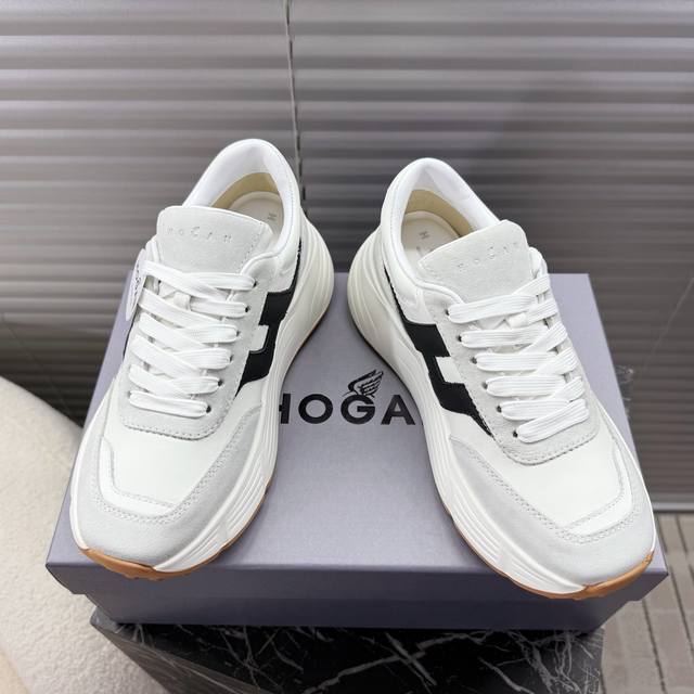 男款10 Hogan H669 复古运动系列；情侣款老爹鞋，跑鞋，网球鞋，运动鞋 运动，时尚，轻便，透气，当季官宣推荐款，网红播主也在穿它，小红书种草款老爹鞋拼