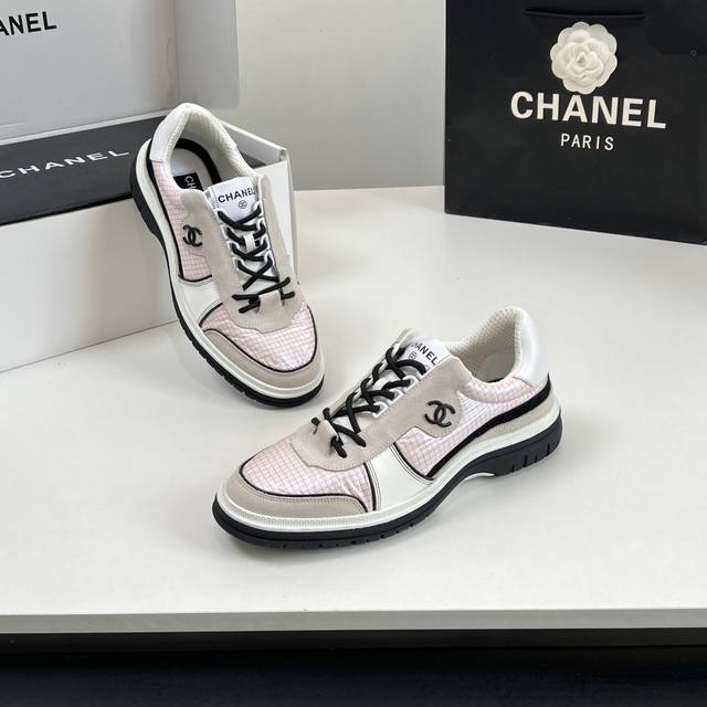 独家顶级版本 顶级品质！海外版！香奈儿 CHANEL 25ss黑白熊猫系列运动鞋 各大博主社交日推款认准我家细节实拍这季新款简直闭眼入，上脚狂好看，率性的休闲运