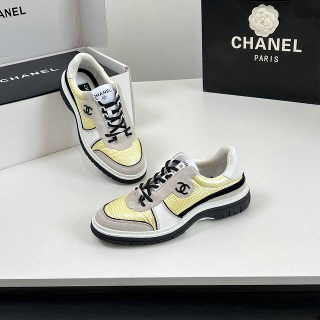独家顶级版本 顶级品质！海外版！香奈儿 CHANEL 25ss黑白熊猫系列运动鞋 各大博主社交日推款认准我家细节实拍这季新款简直闭眼入，上脚狂好看，率性的休闲运