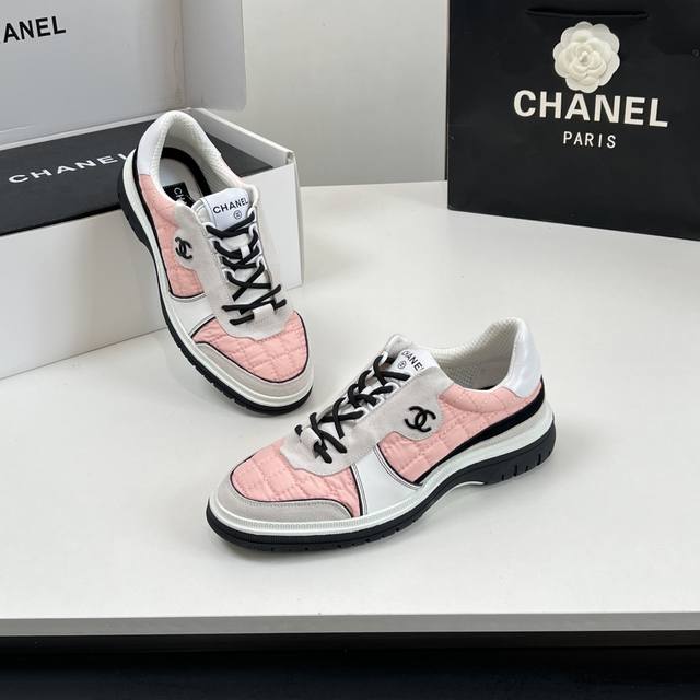 独家顶级版本 顶级品质！海外版！香奈儿 CHANEL 25ss黑白熊猫系列运动鞋 各大博主社交日推款认准我家细节实拍这季新款简直闭眼入，上脚狂好看，率性的休闲运