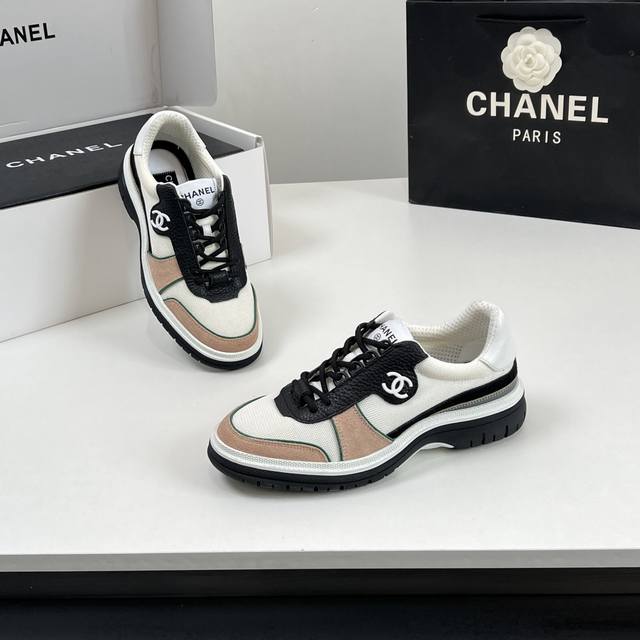 独家顶级版本 顶级品质！海外版！香奈儿 CHANEL 25ss黑白熊猫系列运动鞋 各大博主社交日推款认准我家细节实拍这季新款简直闭眼入，上脚狂好看，率性的休闲运