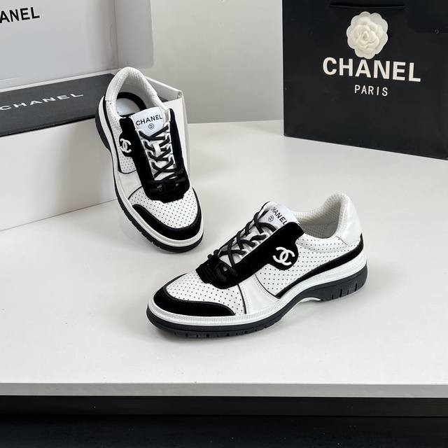 独家顶级版本 顶级品质！海外版！香奈儿 CHANEL 25ss黑白熊猫系列运动鞋 各大博主社交日推款认准我家细节实拍这季新款简直闭眼入，上脚狂好看，率性的休闲运