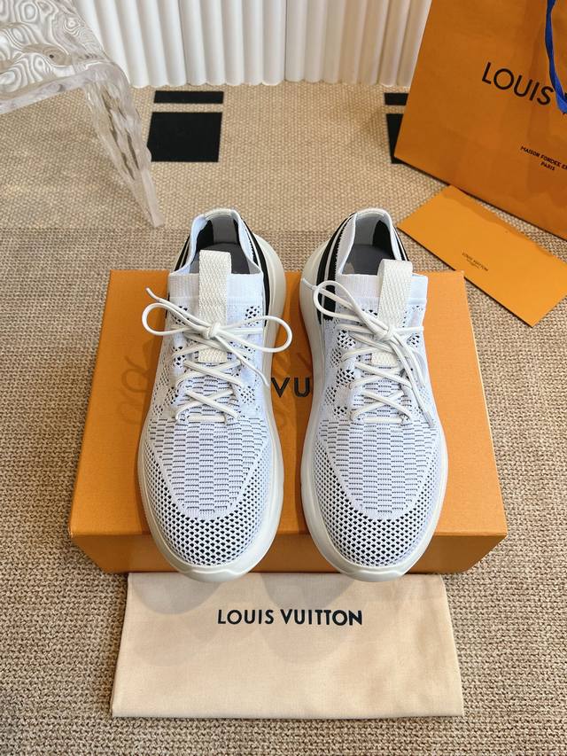 Louis Luitton2025新款louis vuitton 系带系列鞋面复杂飞织工艺现已火爆登场，形状压花拼接原图案，原版原材料，面料，原版飞织！内里原版