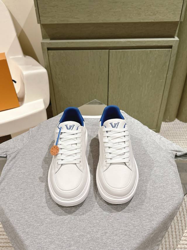 LV代购级板鞋新色现货供应！经典驴家全系列！LVTrainer PVC 运动鞋, 每个款式配色都很赞！Trainer的脚感真的非常不错，惊喜满满银色不断更新，小