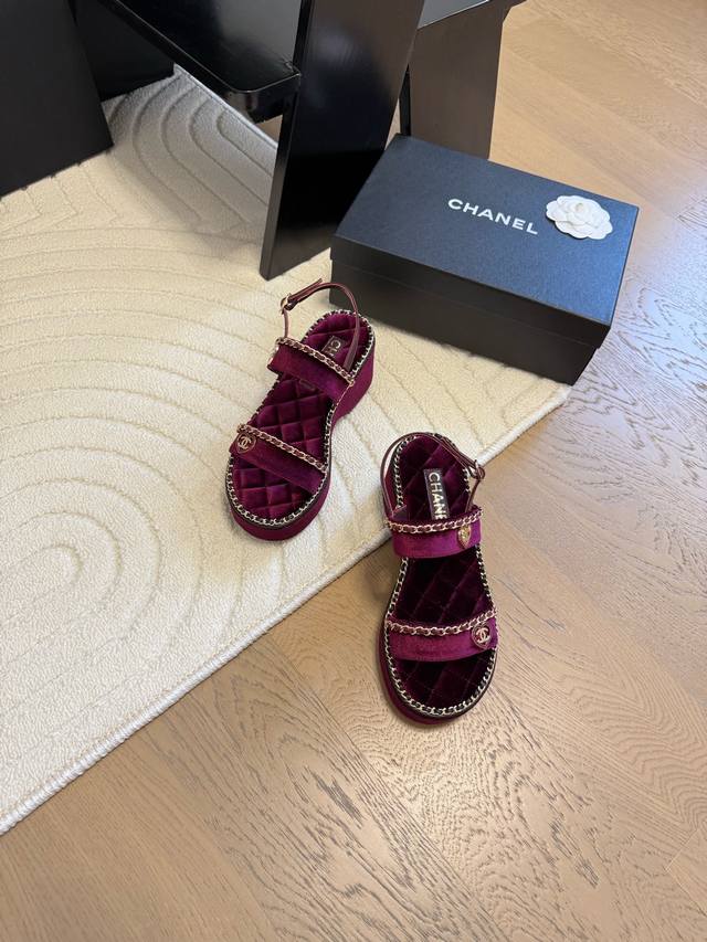 Chanel 25C春夏链条拖鞋全系列全系列首发 专柜有的我都有高版本高品质鞋面牛皮 原版面料 内里羊皮 原版大底Size:35-39 其他码数定