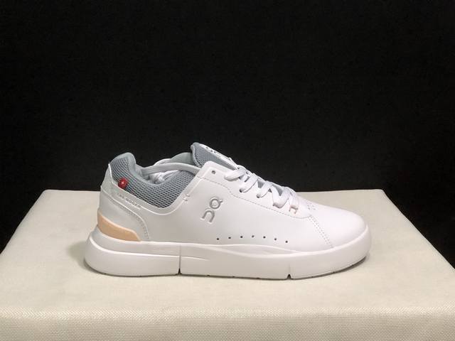 顶级版本On昂跑 The Roger spin 2 织物 舒适百搭 减震透气轻便 低帮 生活休闲鞋。白灰粉瑞士高性能运动品牌on打造的此系列作品，鞋面由再生聚酯