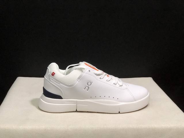 顶级版本On昂跑 The Roger spin 2 织物 舒适百搭 减震透气轻便 低帮 生活休闲鞋。白桔黑瑞士高性能运动品牌on打造的此系列作品，鞋面由再生聚酯