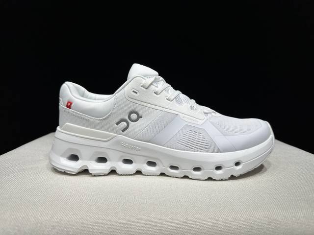 顶级版本On昂跑 Cloudrunner 2 织物 舒适百搭 减震透气轻便 低帮 生活休闲鞋。瑞士高性能运动品牌on打造的此系列作品，鞋面由再生聚酯纤维和网眼布
