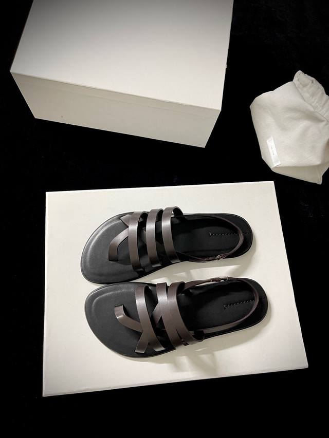 The Ro*新品 代购级别 复古极简高级独一份 鞋面：进口牛皮内里：进口牛皮大底： ZP复刻大底Size： 35-39 40定做
