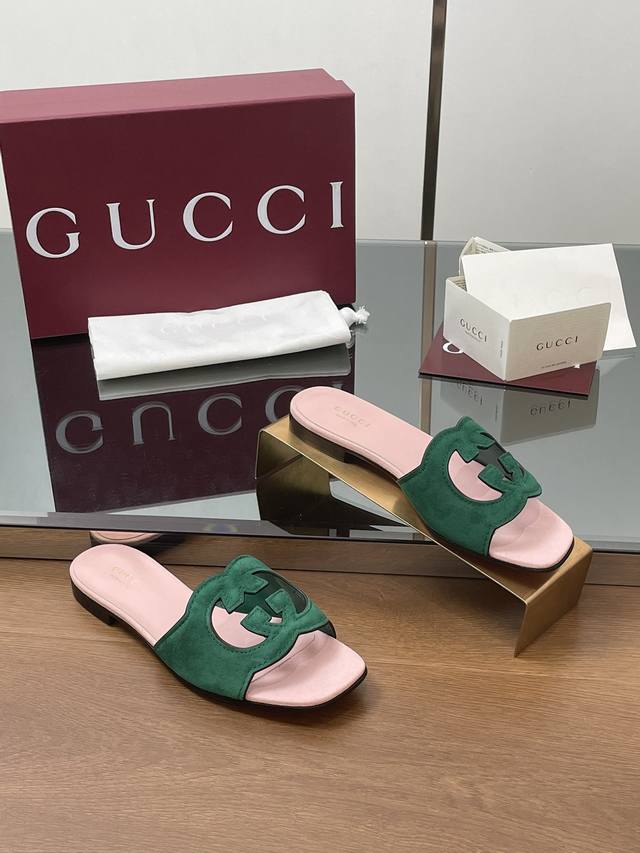 2025升级焕新包装夏季新款现货上新啦。 Gucci 高品质拖鞋 双G镂空 油边工艺精品拖鞋 专柜原版开模精心制作，匠心铸造经典跟高：1.0cm平跟面料 ：5D