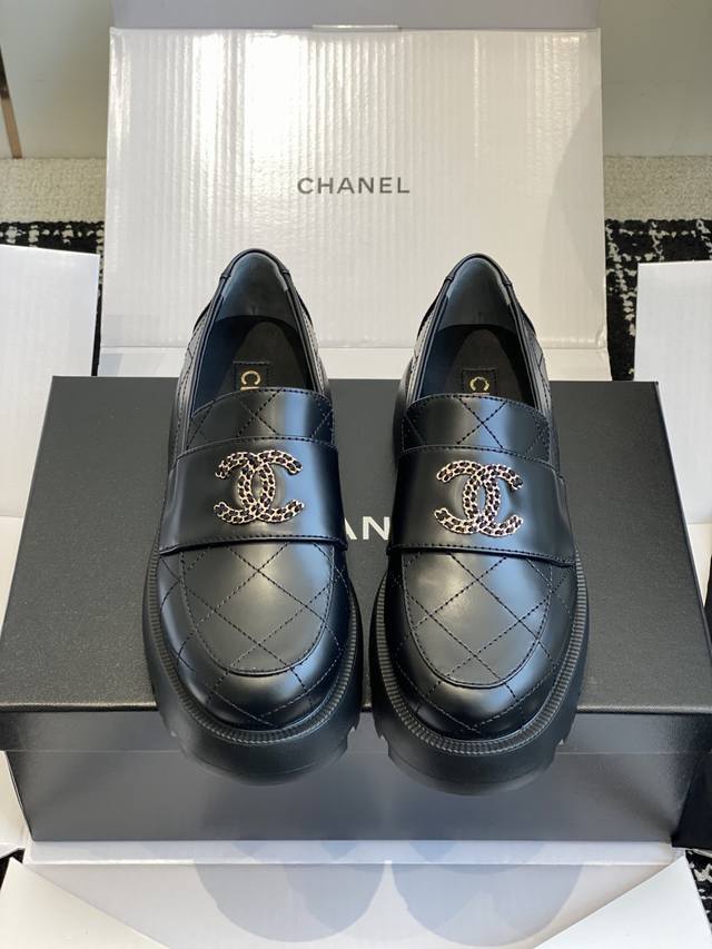 东莞代购级 官网同步盒包装 Chanel 25 ss 小香新款 乐福鞋 秋冬香家必备爆款女神系列，拥有香家特色优雅名媛气质，超级耐看，让人无法抗拒，心动ing