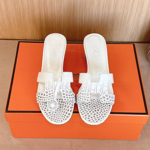 中跟鳄鱼纹出厂价 Hermes 爱马仕H拖鞋Oasis 凉鞋系列 时尚又百搭 超级舒服 每个细节都做到极致 原版swift小牛皮 原版1:1独家私模鞋面 原版真