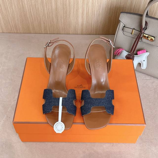 出厂价 Hermes 爱马仕 Eremite 80凉鞋系列 时尚又百搭 超级舒服 每个细节都做到极致 原版swift掌纹皮 原版1:1独家私模鞋跟 原版真皮组合