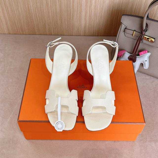 出厂价 Hermes 爱马仕 Eremite 80凉鞋系列 时尚又百搭 超级舒服 每个细节都做到极致 原版swift掌纹皮 原版1:1独家私模鞋跟 原版真皮组合