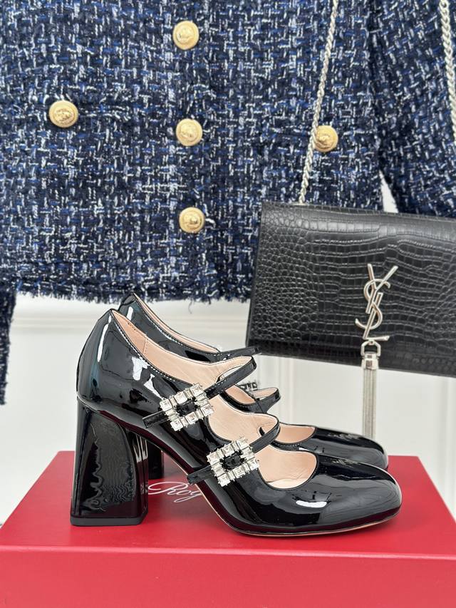 厂价 Roger Vivier｜RV经典水钻扣玛丽珍鞋鞋面用进口牛漆皮 特殊材质内里垫脚均为混种羊皮意大利进口牛皮大底跟高：8cmSize：35-39 34 4
