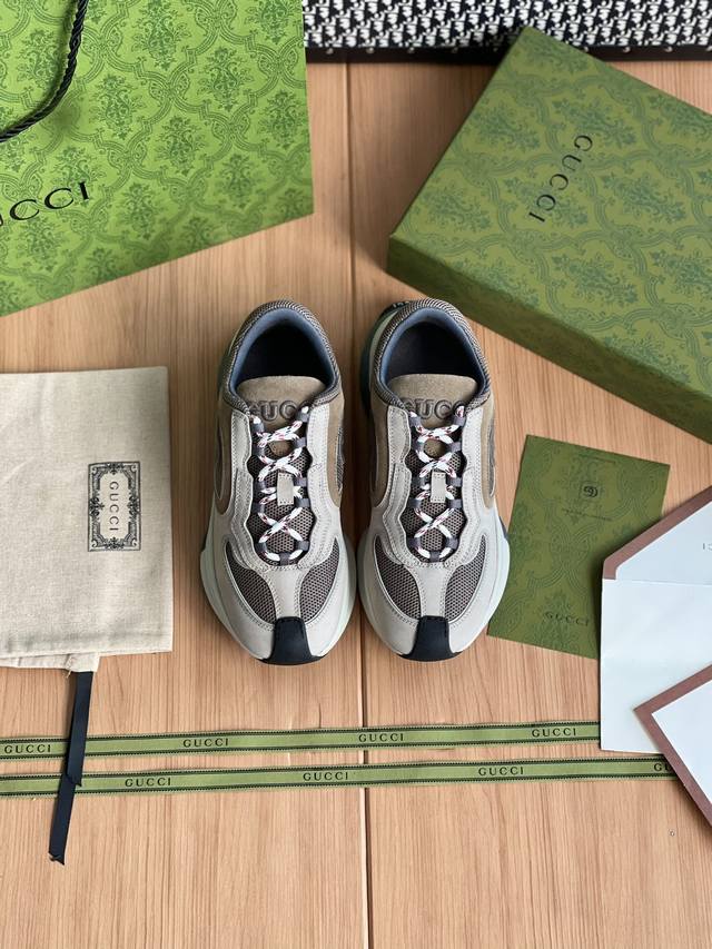 Gucci Run系列情侣款整双鞋子采购Zp开发打造，全部定制材料，独家开模大底，细节全部对版出货，连包装也做到跟正品一样。码数:女35-40 男39-44